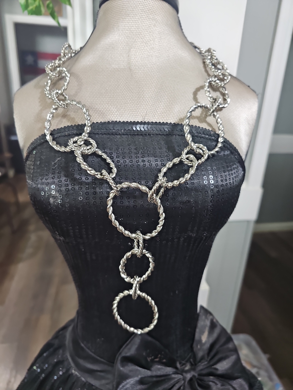 Elegant Silver-Tone Rope Link Statement Necklace